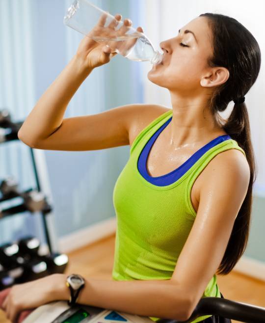 Вода и фитнес. можно ли пить воду во время и после тренировки