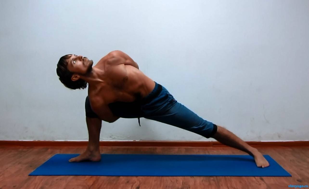 Вирабхадрасана (поза воина) в йоге: техника выполнения в трех вариациях и противопоказания (с фото и видео)