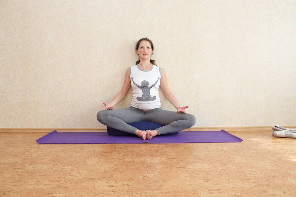 Поза связанного угла сидя: баддха конасана | минский йога клуб yoga 108
