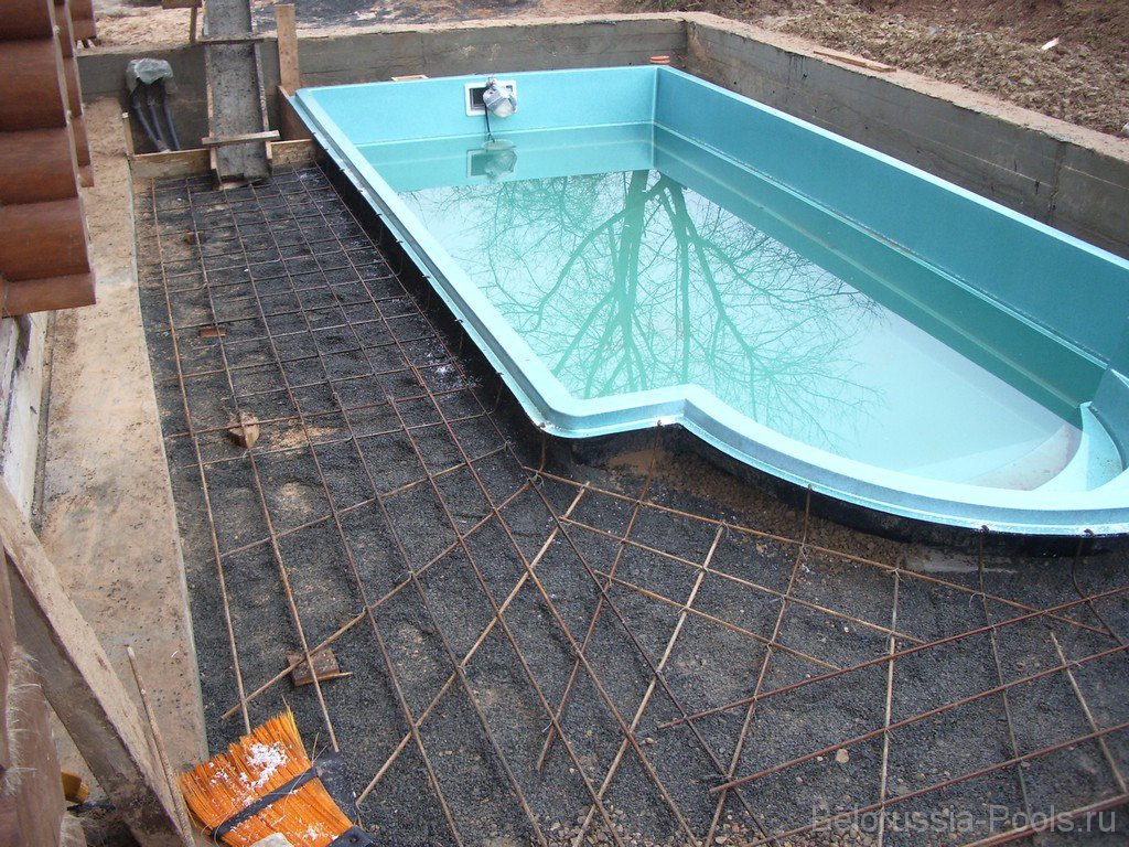 Монтаж бассейнов: оборудование и монтаж, фото / монтаж бассейнов: установка бетонной чаши с водой, видео-инструкция