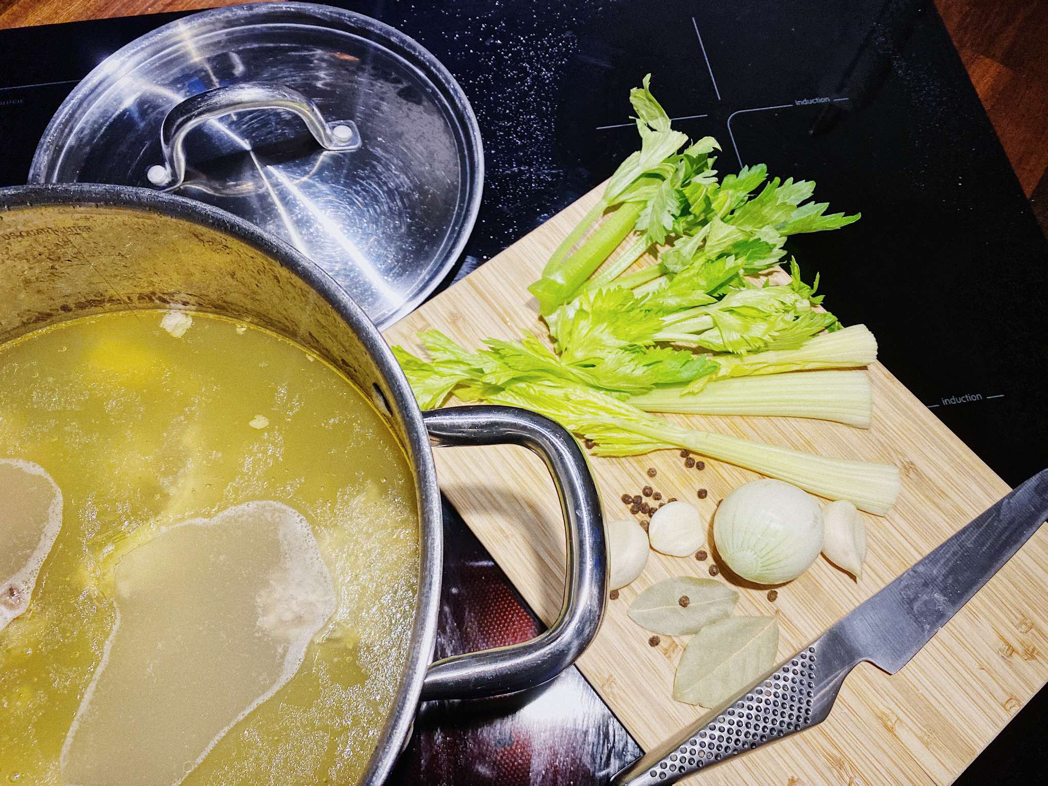 Польза и вред костного бульона, как варить его правильно