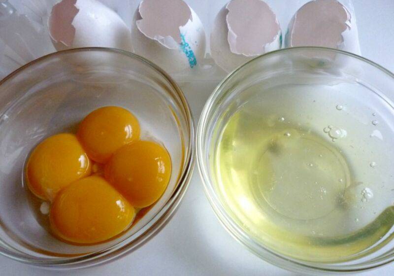 Как отделить желток от белка за несколько секунд?