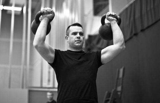 Комплекс упражнений с гирей 16 кг на все группы мышц | playboy