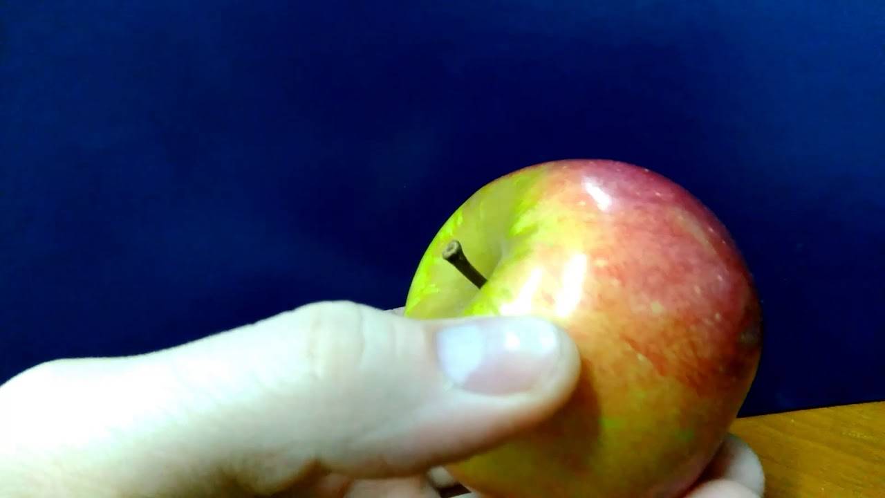 Как убрать воск с яблок из супермаркета? надо промыть их смесью из двух ингредиентов