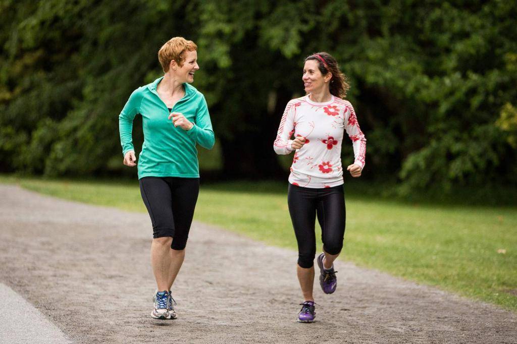 Что лучше и полезнее - бег или ходьба для похудения?