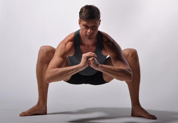 Йога для мужчин: какие выполнять асаны для повышения потенции и укрепления здоровья