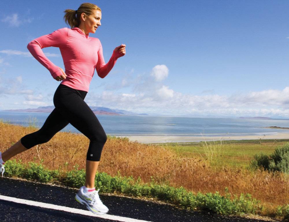 Как правильно бегать, чтобы похудеть в животе и поможет ли бег его убрать