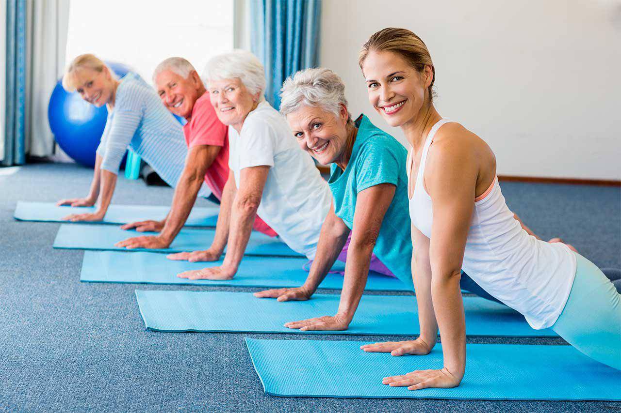 Йога для пенсионеров: бодрые и здоровые