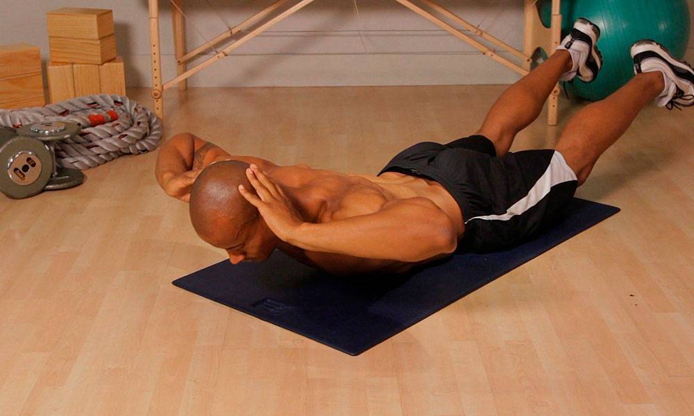 Упражнения для спины в домашних условиях: программа тренировок