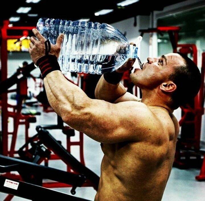 Вода для тренировок. можно ли пить воду во время тренировки