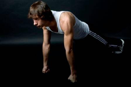 Отжимания от пола: какие мышцы работают, виды отжиманий, как правильно выполнять упражнение