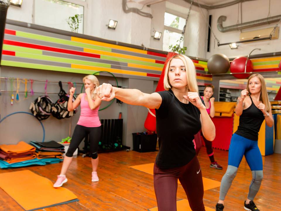 Занятия тай-бо для начинающих: комплекс упражнений для похудения и укрепления мышц