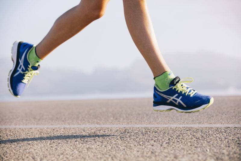 Как правильно выбрать кроссовки для бега? | спортнаука