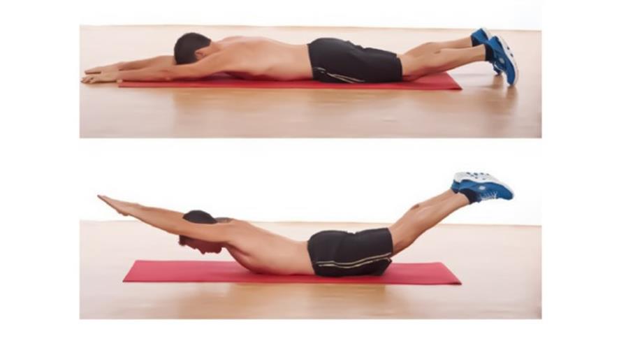 Упражнение супермен лежа на полу. усиление кровотока в области таза