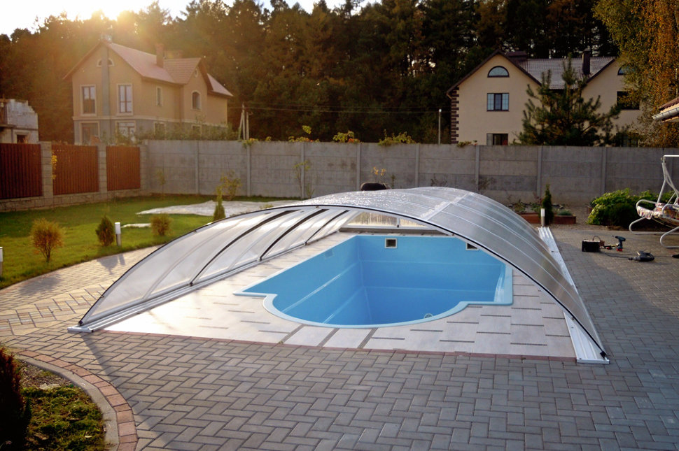 Какой бассейн лучше пластиковый или бетонный?