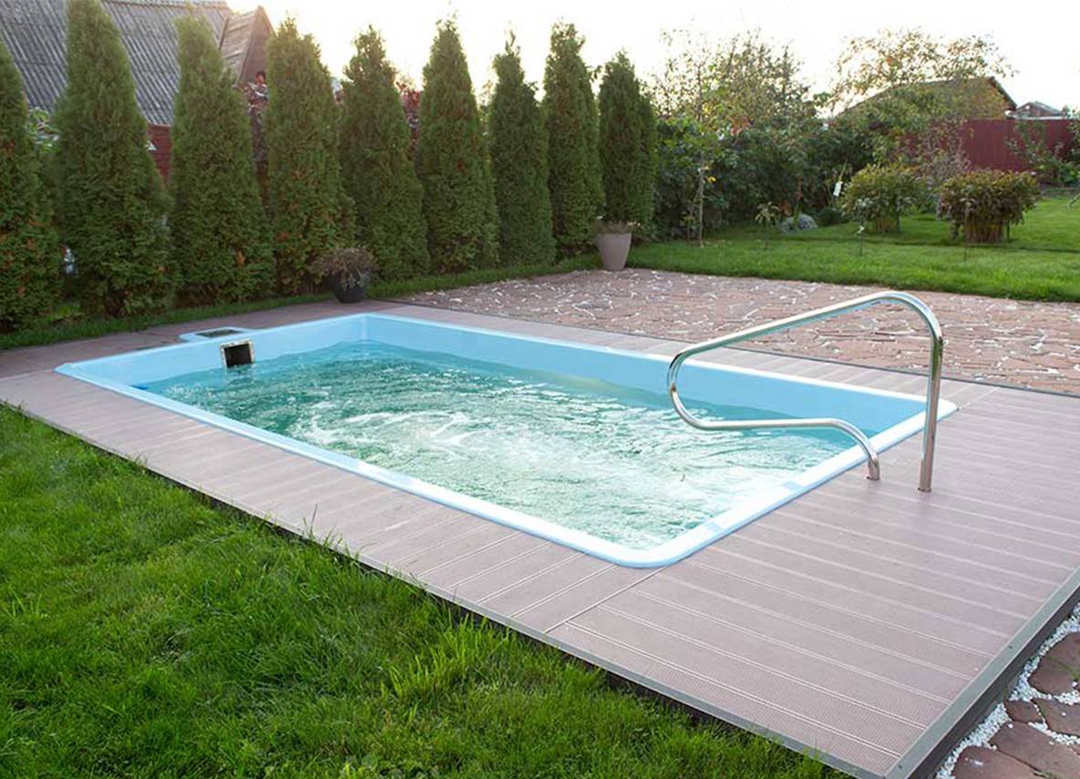 Какой бассейн лучше композитный или полипропиленовый — строим баню или сауну