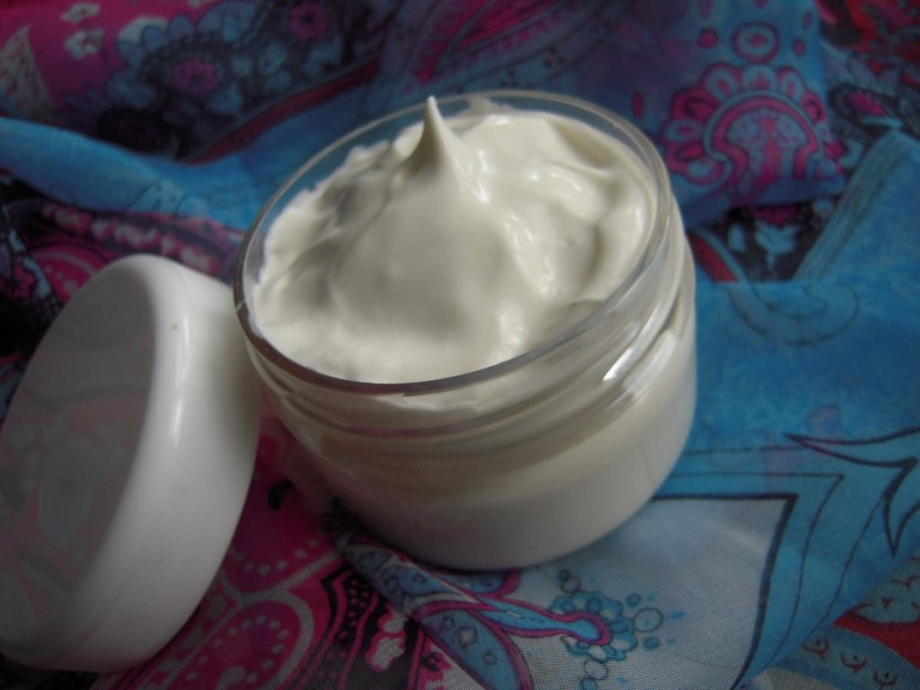 Как сделать домашний крем для лица: 7 доступных и эффективных рецептов