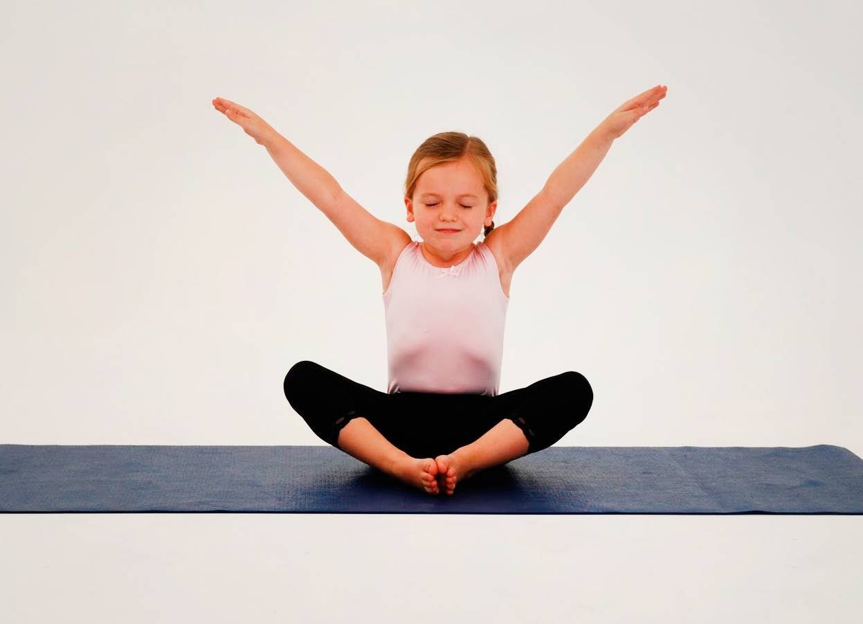Детская йога. йога для мам с детьми