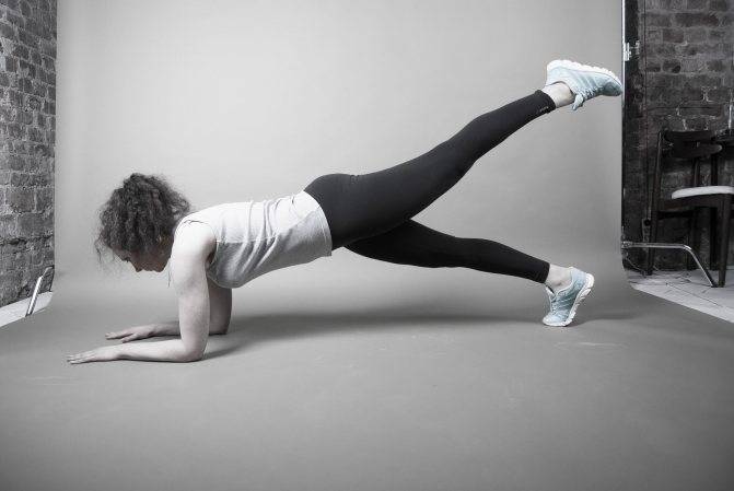 Планка для бегунов: 20 упражнений для сильного кора