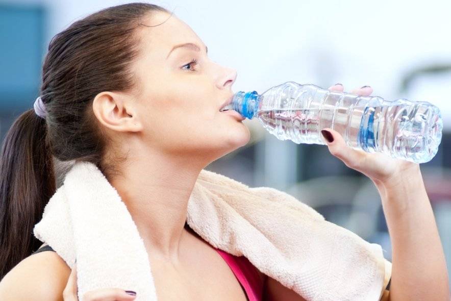 Вода и фитнес. можно ли пить воду во время и после тренировки