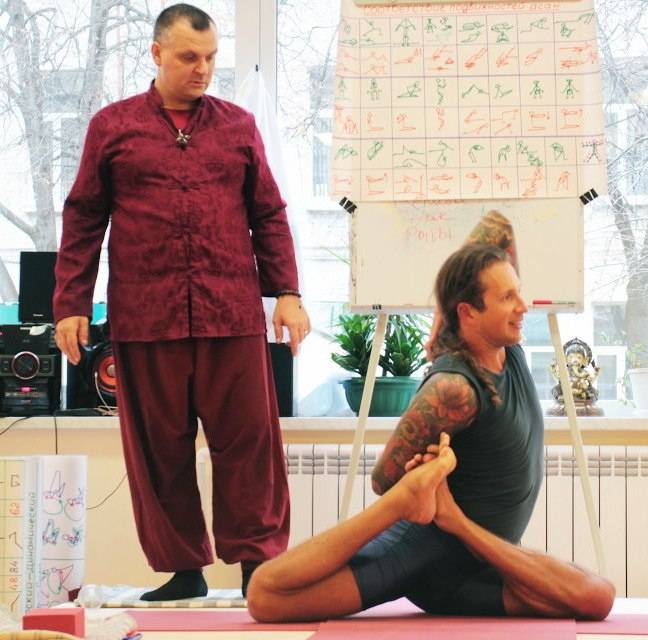 Каула-йога: что это такое, особенности и польза практики школы