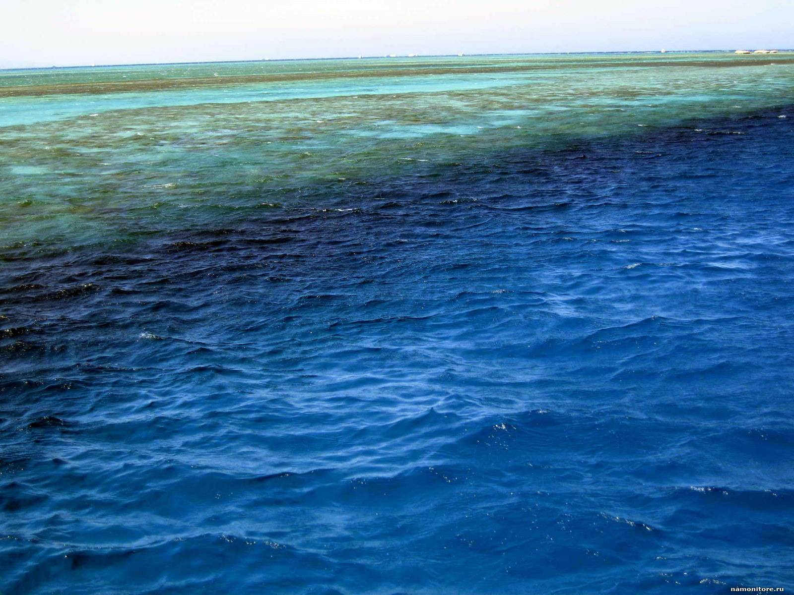 Причины воды в океане. Синее море. Воды Атлантики. Цвет воды океанов. Море разного цвета.