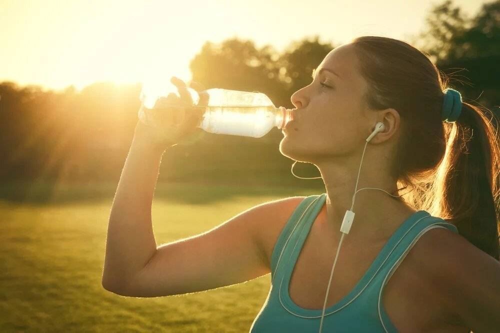 Можно ли пить воду во время тренировки и в каких количествах