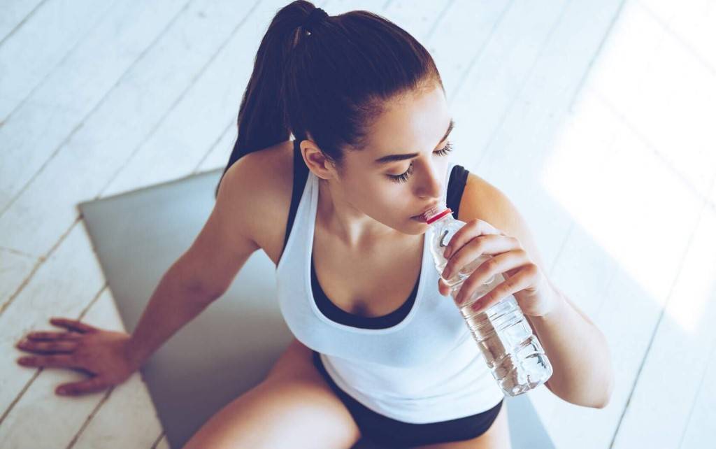 Надо ли пить воду во время тренировки???