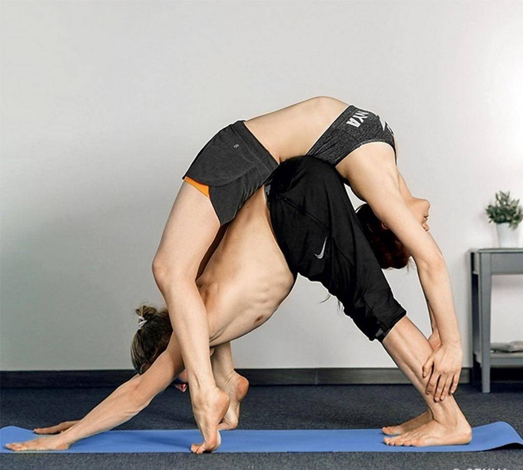 Йога челлендж для двоих: фото, легкие и сложные позы, видео