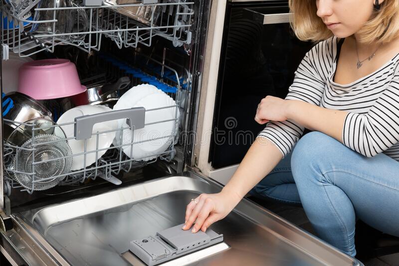Действительно ли посудомоечная машина помогает экономить?