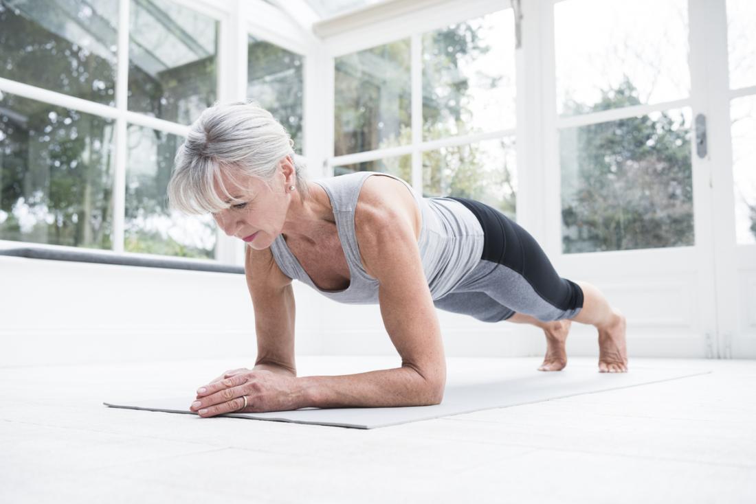 Незаменимые упражнения йоги для женщин после 40 лет :: блог о йоге :: портал о йоге хануман.ру