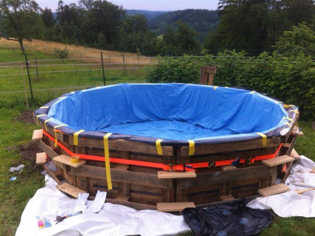 Бассейн из поддонов какую пленку использовать. как сделать бассейн на даче из подручных материалов своими руками