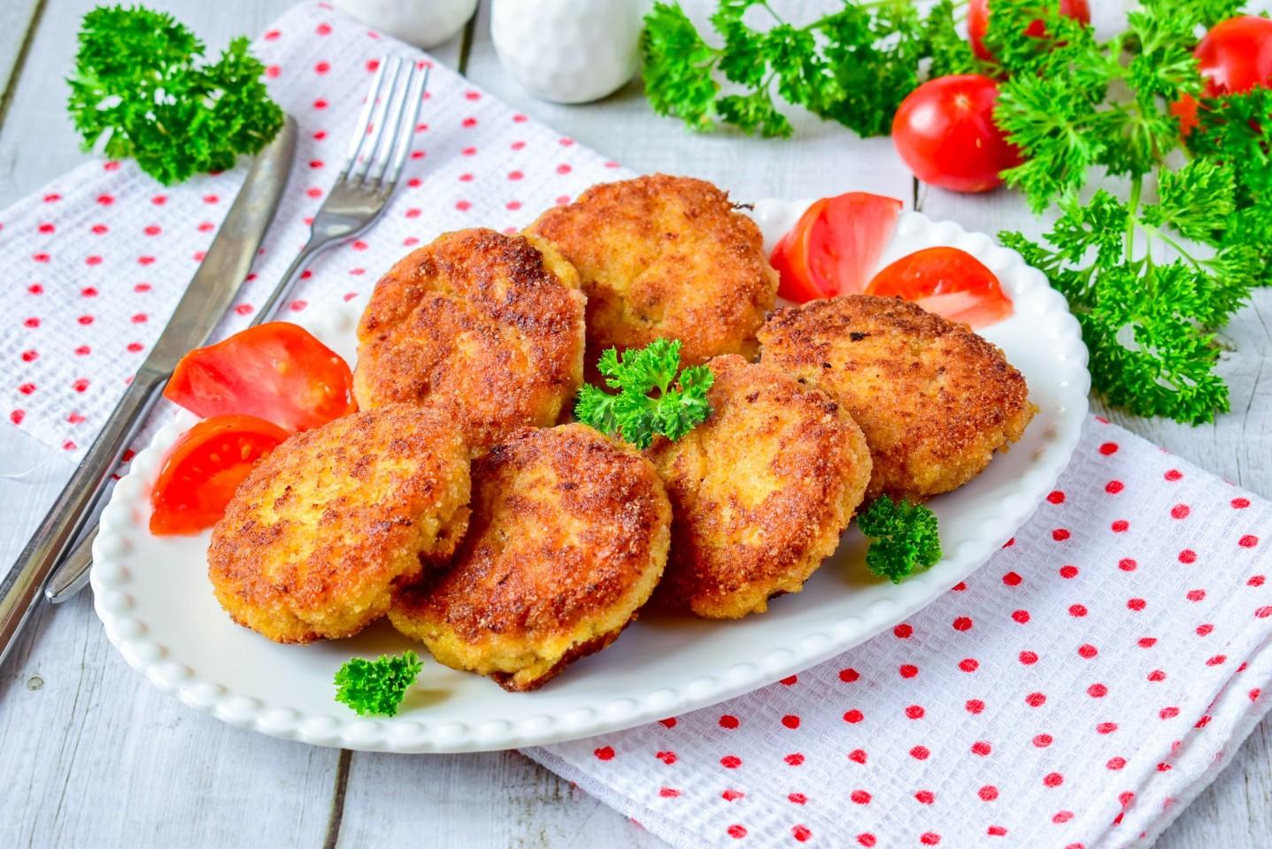 Рыбные котлеты из хека: 5 очень вкусных рецептов