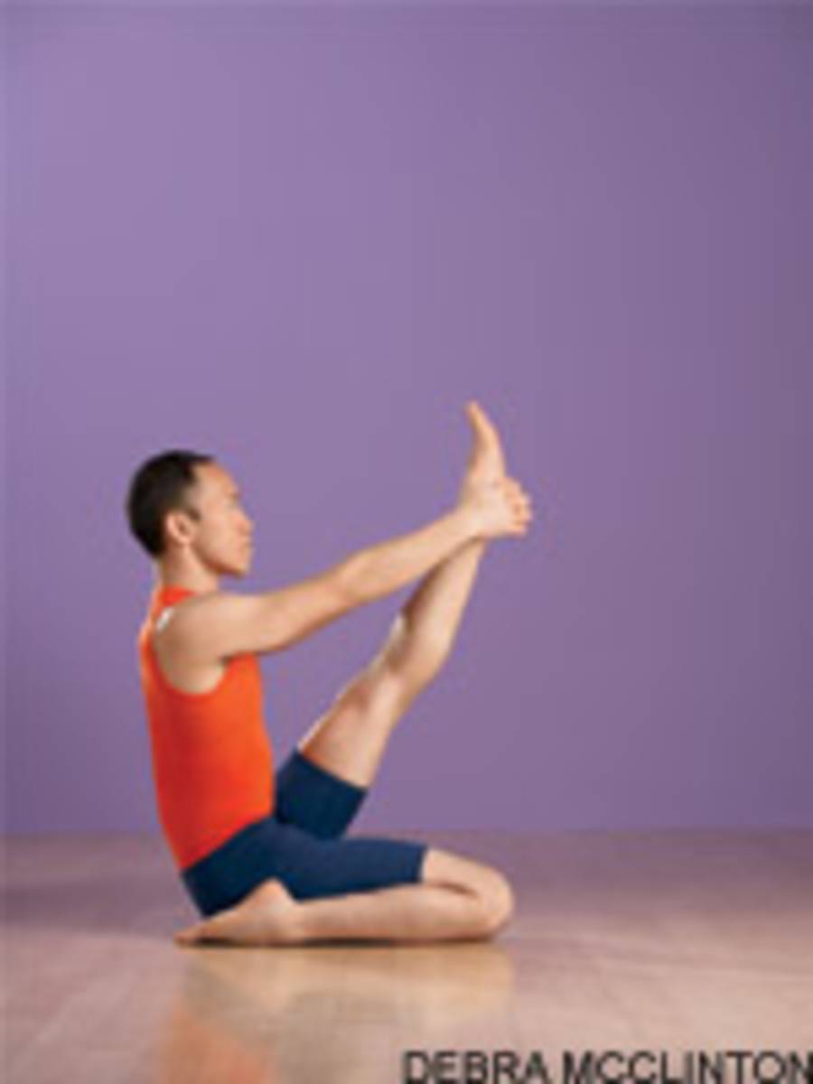 Правильная техника выполнения позы ворона в йоге (какасана) для раскрытия тазобедренных суставов