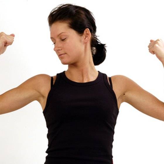 Эффективные упражнения для похудения рук и плеч дома
