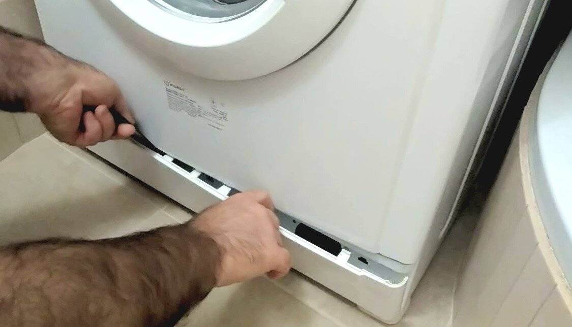 Как прочистить сливной шланг стиральной машины samsung?