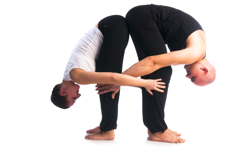 Йога в парах — совместное расслабление вдвоем
