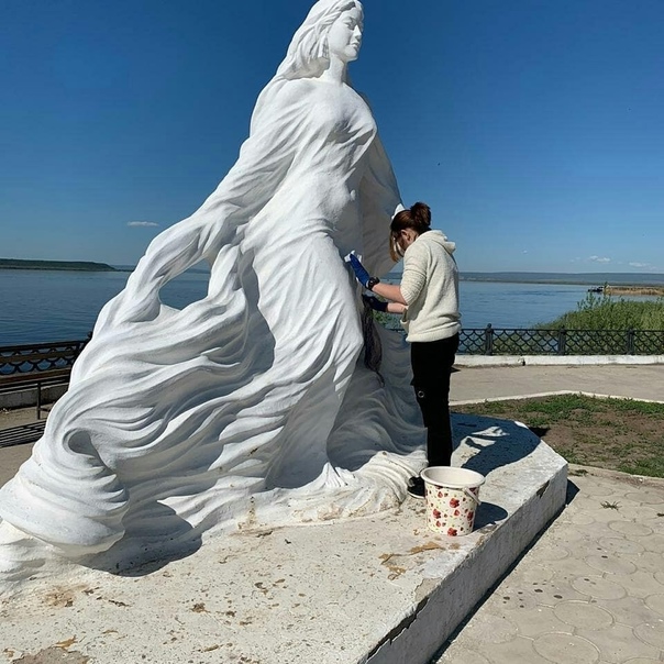 Памятник реке лена: красавица, а не старуха!