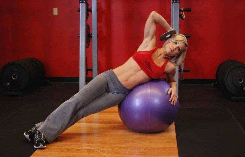 Эффективные упражнения с фитболом (гимнастическим мячом) для красоты и здоровья