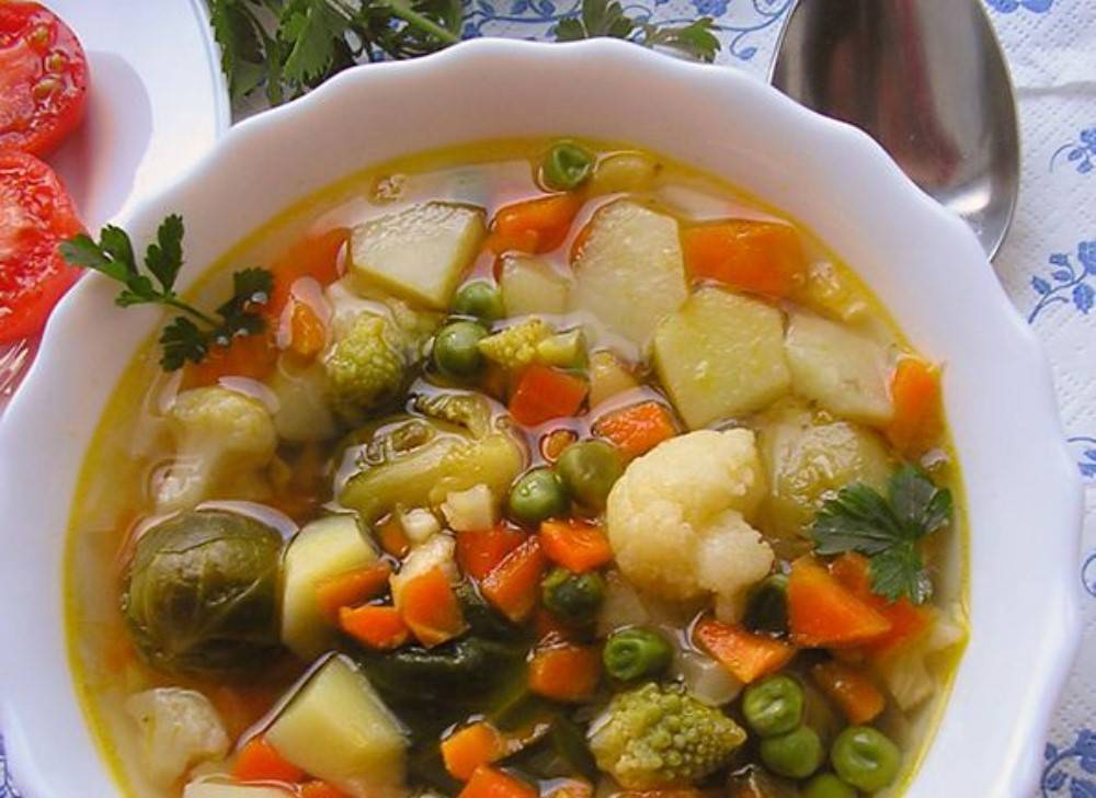 Диетические супы - рецепты приготовления легких овощных или куриных первых блюд для похудения и диеты