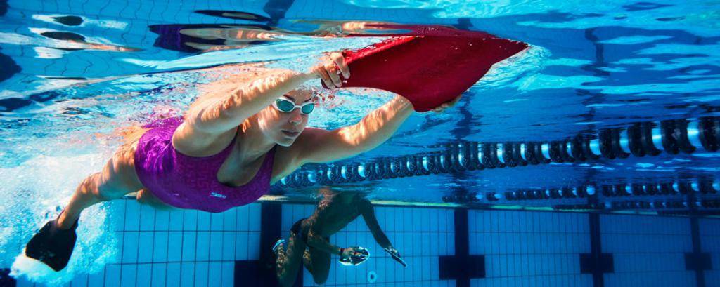 Как научиться быстро плавать: взрослому, подростку и ребенку, кролем, брассом, баттерфляем, под водой и на спине