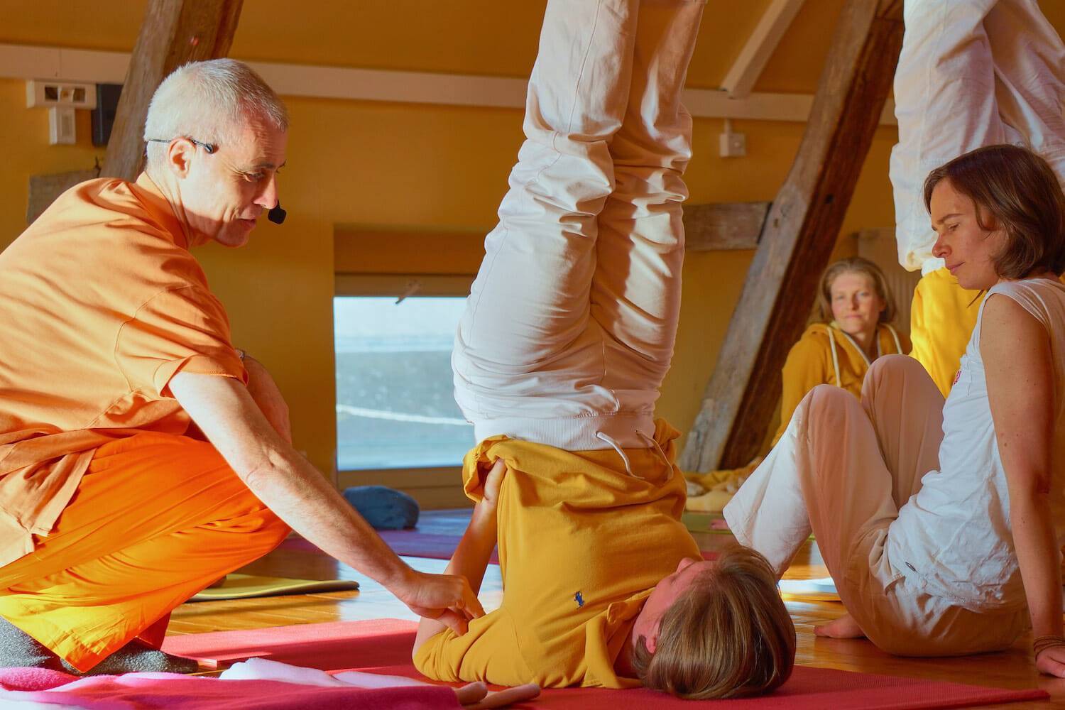 Дживамукти йога: что это такое и как воздействует на организм, а также видео для начинающих
