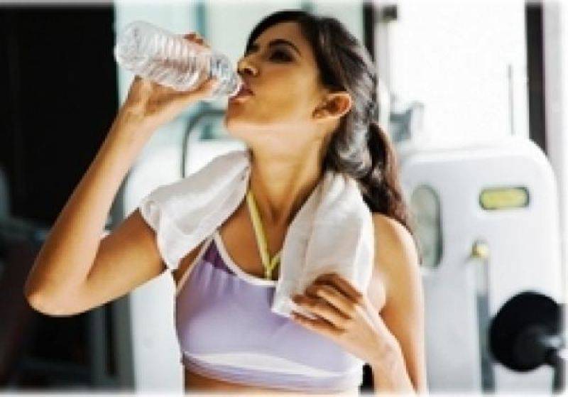 Можно ли пить воду во время тренировки, когда пить до и после?