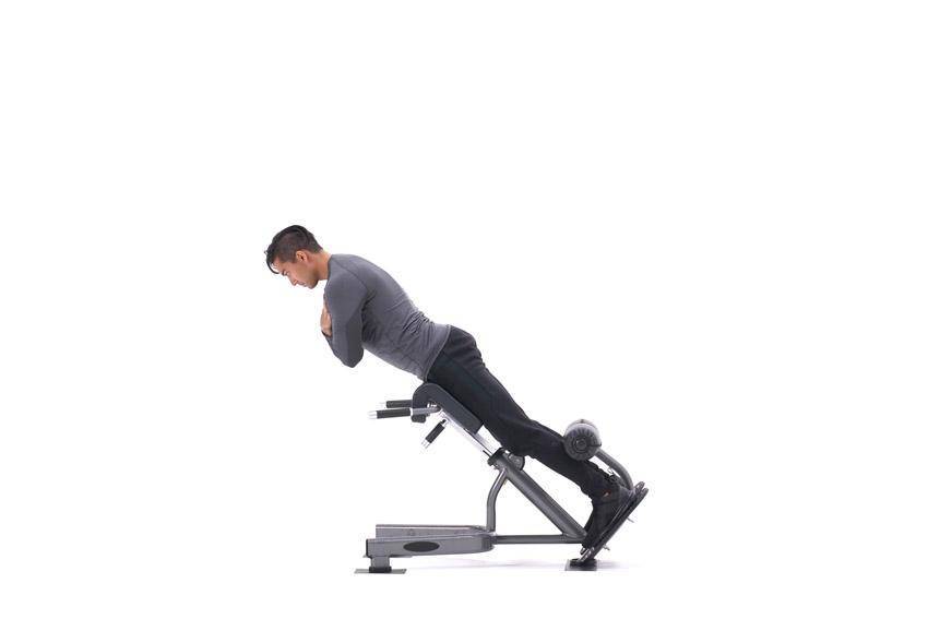 Гиперэкстензия на спину — как делать правильно? техника упражнения