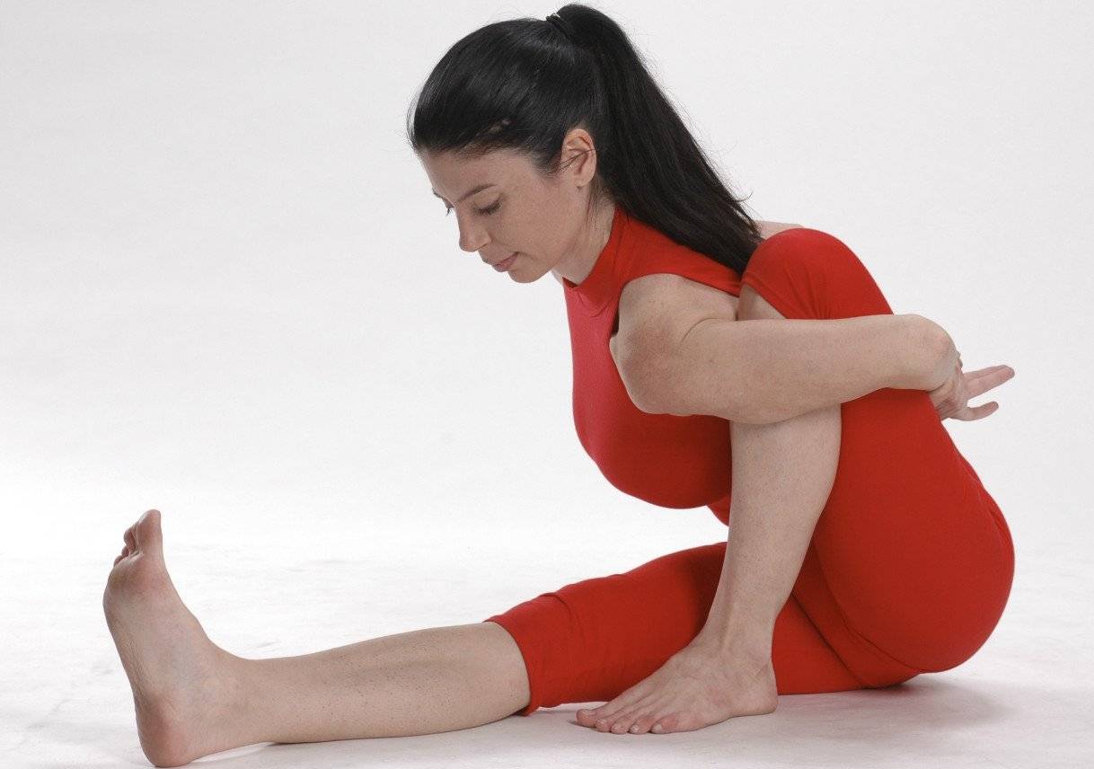 Маричиасана 3 и 4 или поза мудреца маричи в йоге: техника выполнения, польза, противопоказания