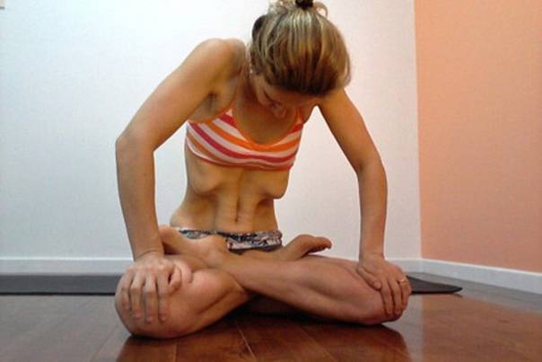 Диастаз прямых мышц живота: комплекс йога-упражнений для новичков