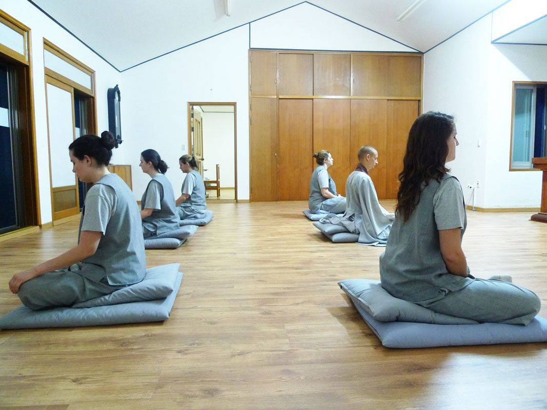 Випассана. что такое медитация випассана? в чем суть, цель, техники выполнения.